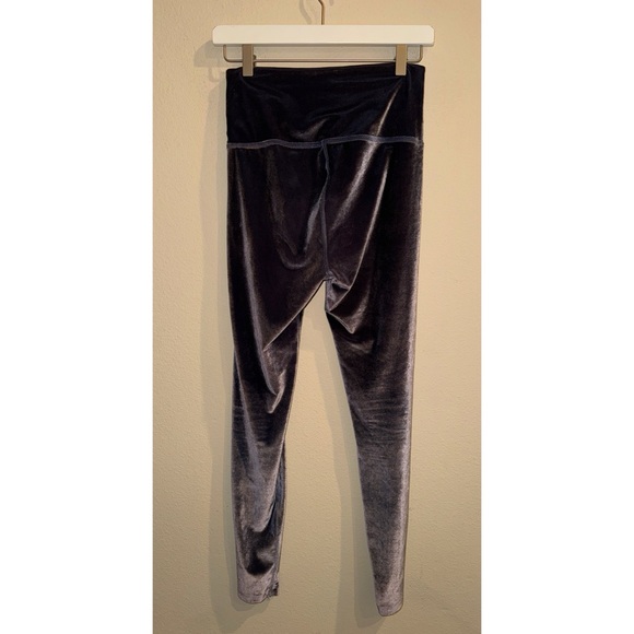 Beyond Yoga Velvet Motion Purple High Waisted Leggings Size Medium - Picture 6 of 8